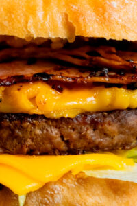 Fotografía gastronómica de hamburguesa clásica en Valencia